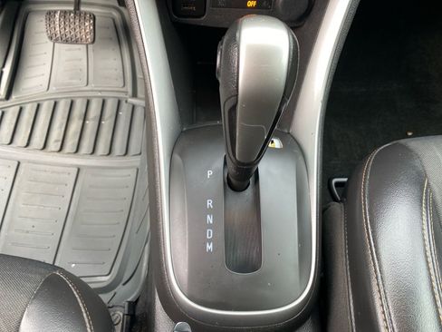 Used 2018 Chevrolet Trax LT w/ LT Convenience Package image 12