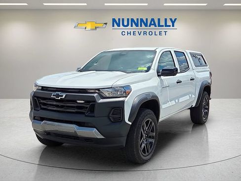Certified 2024 Chevrolet Colorado Trail Boss w/ Technology Package AWD/4WD image 1