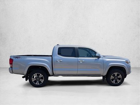 Used 2017 Toyota Tacoma TRD Sport RWD image 4