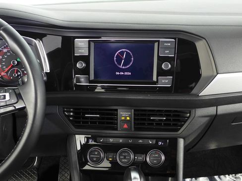 Used 2019 Volkswagen Jetta R-Line FWD image 25
