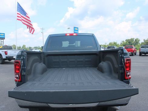 Used 2025 RAM 2500 Big Horn AWD/4WD image 14