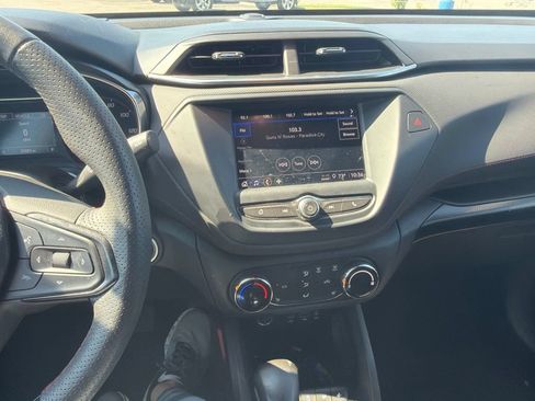 Used 2021 Chevrolet TrailBlazer RS FWD image 10