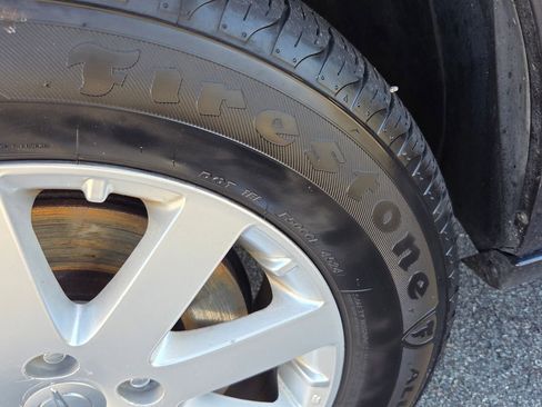 Used 2014 Chrysler Town & Country Touring image 5