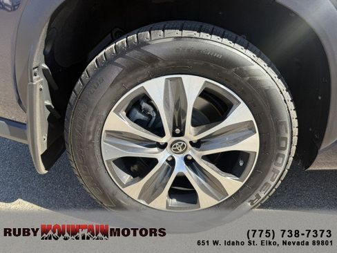 Used 2022 Toyota Highlander XLE image 29