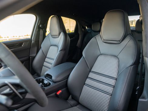 New 2026 Porsche Cayenne GTS image 5