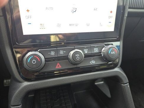 New 2025 Ford Ranger Lariat w/ Black Appearance Package AWD/4WD image 23