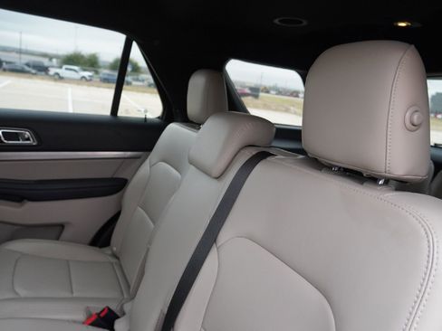 Used 2019 Ford Explorer XLT w/ Equipment Group 202A image 29