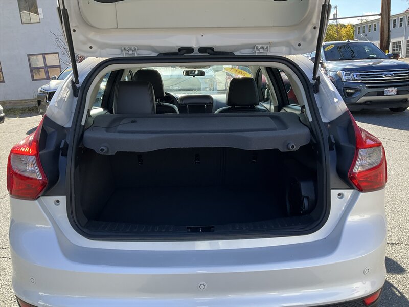 Used 2013 Ford Focus Titanium FWD image 11