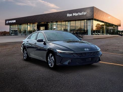 New 2026 Hyundai Elantra Limited FWD image 11