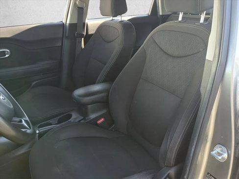 Used 2018 Kia Soul FWD image 14