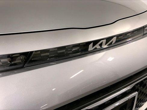 Certified 2025 Kia Soul LX w/ LX Technology Package FWD image 28