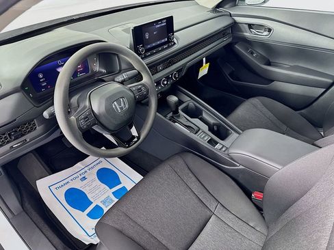 Used 2025 Honda Accord LX image 9