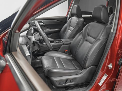 Used 2021 Nissan Rogue SL w/ Premium Package image 16