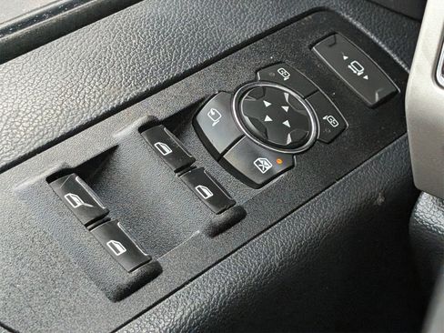 Used 2022 Ford F250 Lariat w/ Chrome Package image 23