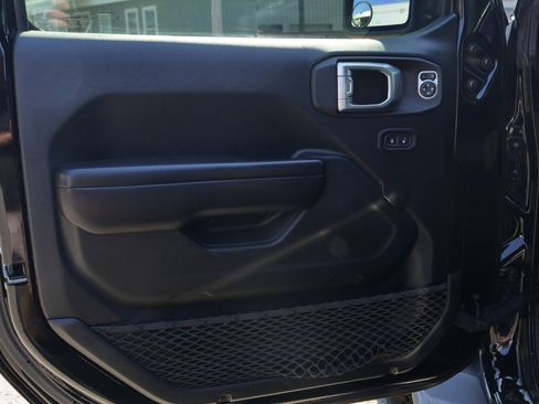 Used 2021 Jeep Wrangler Unlimited Sport w/ Sun And Sound Package AWD/4WD image 17