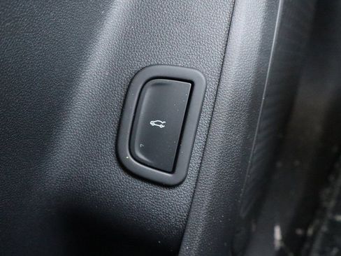 New 2026 Chevrolet Traverse LT w/ Sun and Wheel Package image 16