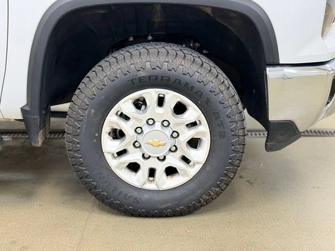 Used 2025 Chevrolet Silverado 3500 LT w/ Safety Package AWD/4WD image 4
