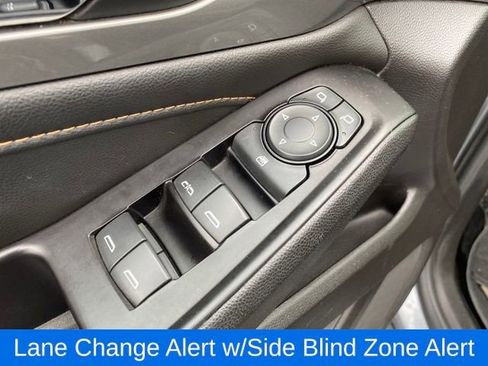 Used 2019 Chevrolet Traverse LT image 17