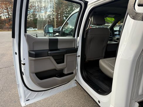 Used 2018 Ford F550 4x4 Crew Cab Super Duty image 30