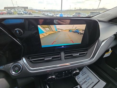 New 2026 Chevrolet Trax ACTIV w/ Driver Confidence Package FWD image 17