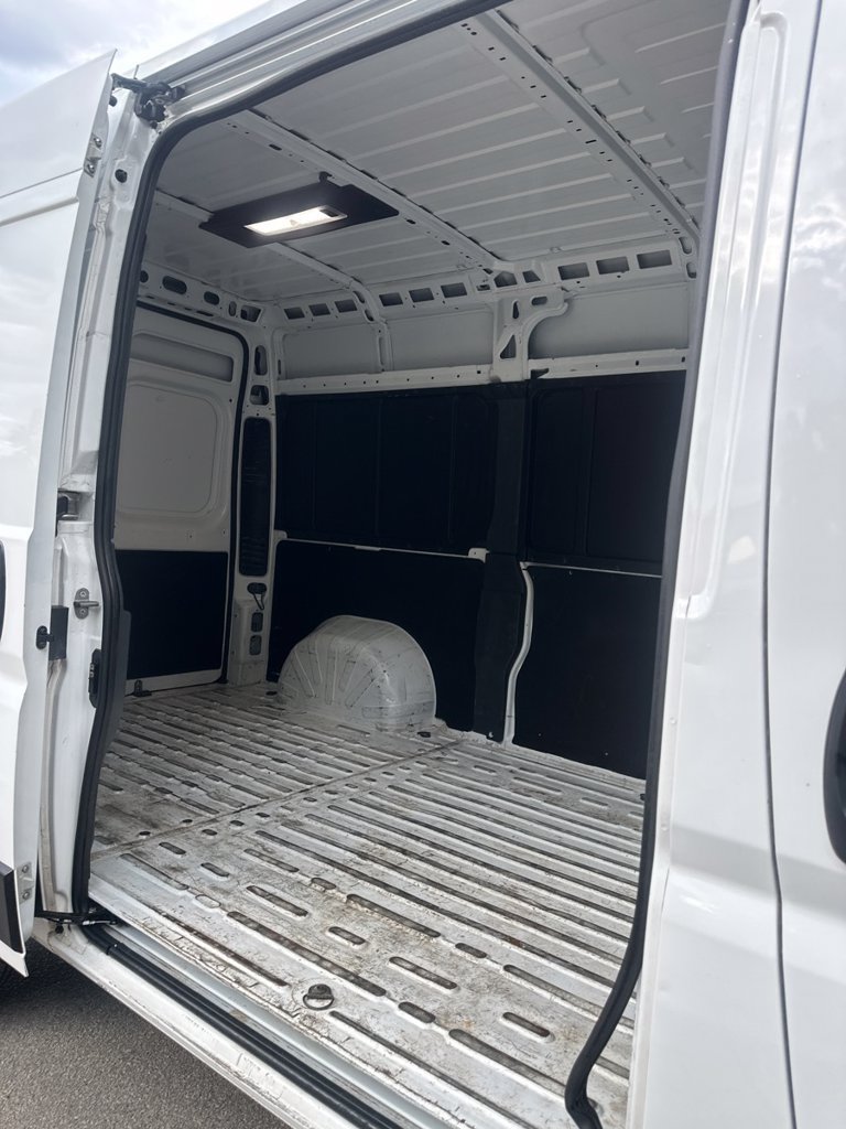 Used 2025 RAM ProMaster 2500 w/ Convenience Group FWD image 25