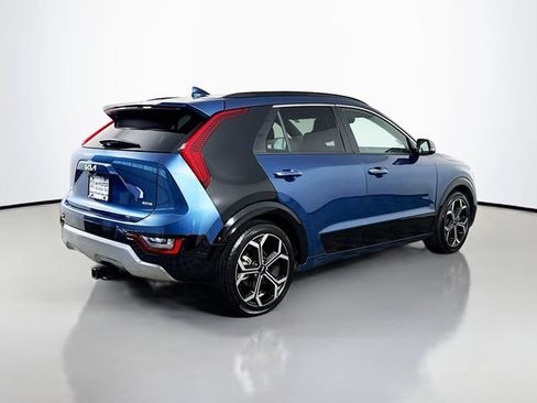 Used 2023 Kia Niro SX Touring FWD image 8