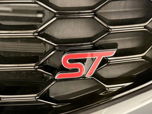 New 2026 Ford Explorer ST w/ Sun And Sound Package image 33