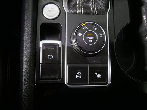 Used 2021 Volkswagen Atlas SEL Premium image 27