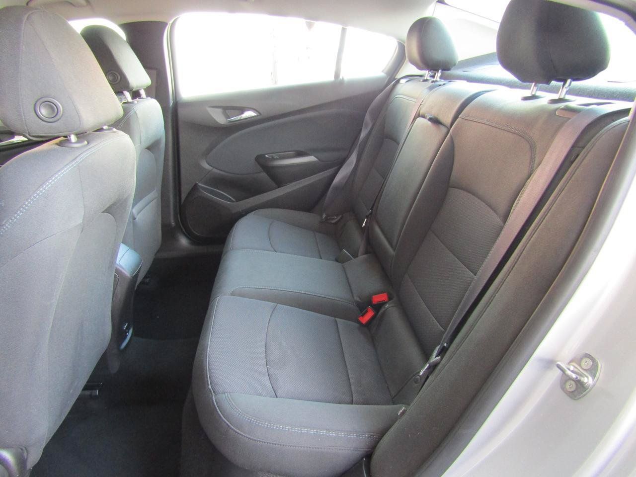 Used 2017 Chevrolet Cruze LT FWD image 9
