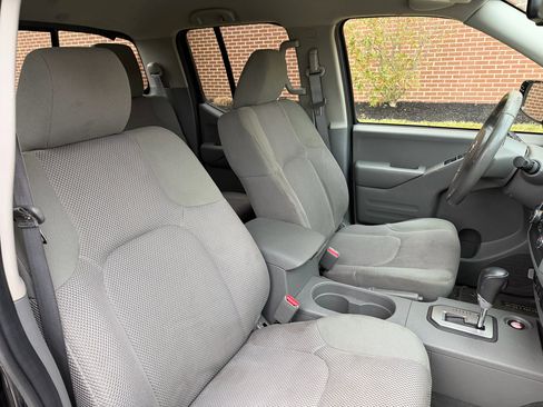 Used 2020 Nissan Frontier SV w/ Midnight Edition Floor Mats image 27