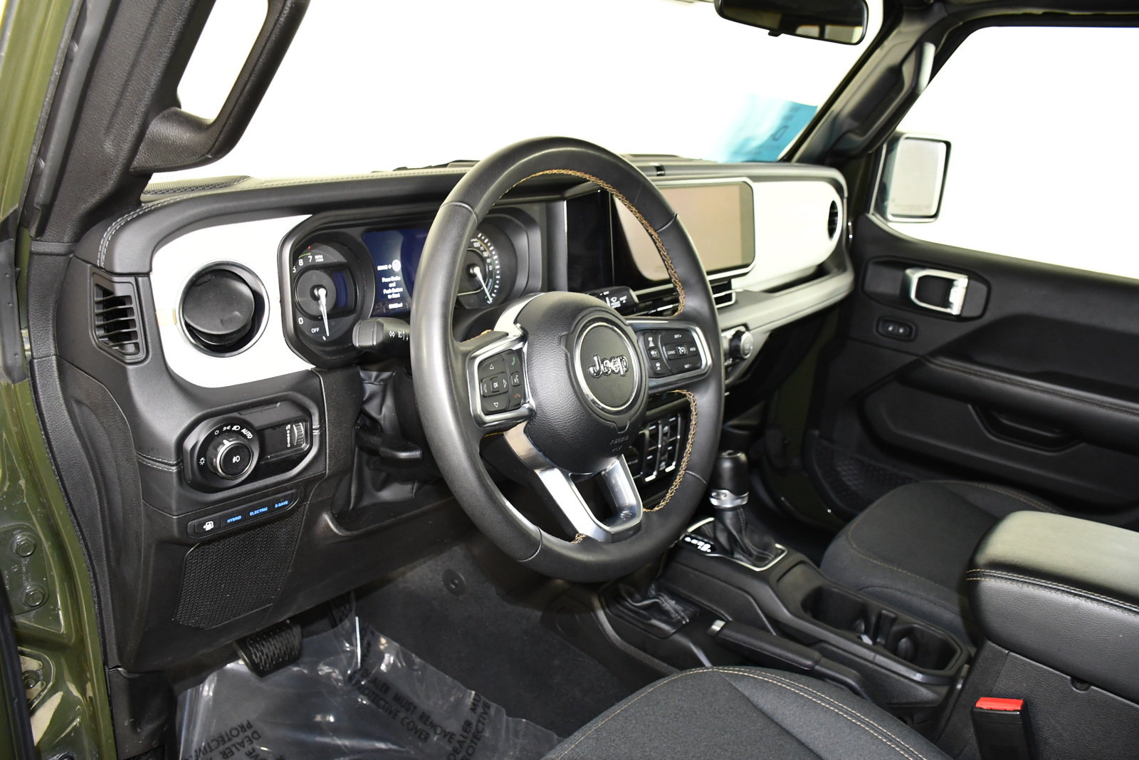 Used 2024 Jeep Wrangler Unlimited Sahara AWD/4WD image 37