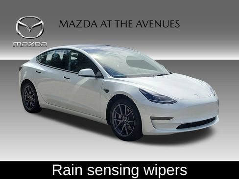 Used 2023 Tesla Model 3 Standard Range RWD image 3