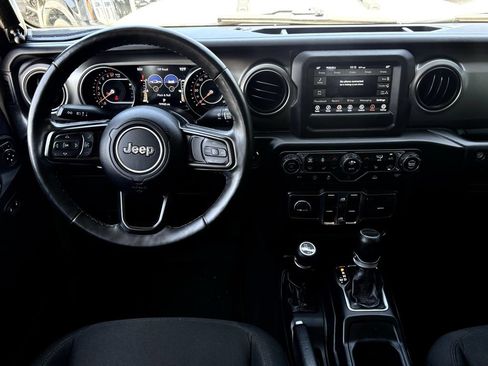 Used 2022 Jeep Gladiator Sport AWD/4WD image 12