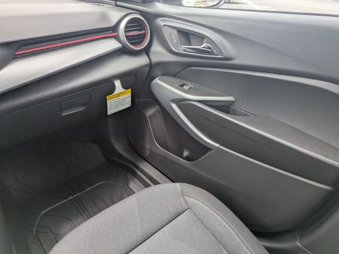 New 2026 Chevrolet Trax RS w/ Sunroof Package FWD image 10