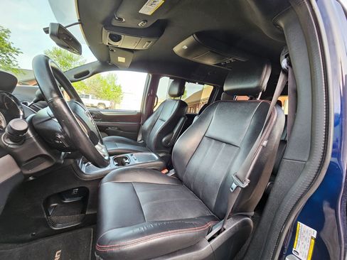 Used 2017 Dodge Grand Caravan GT image 23