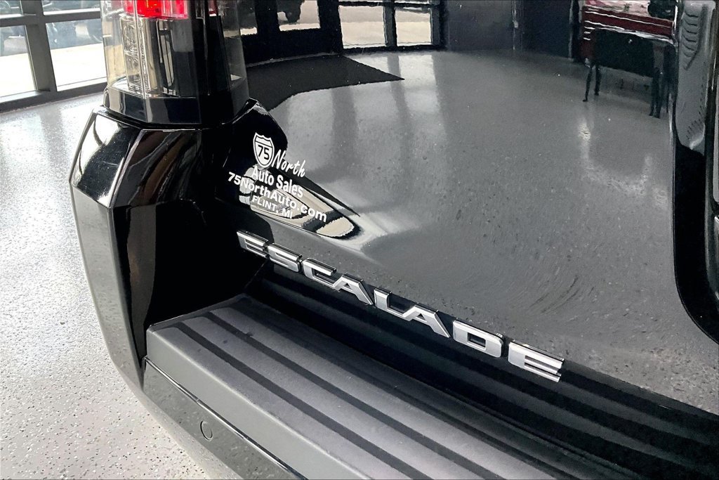Used 2019 Cadillac Escalade Premium Luxury w/ LPO, Radiant Package AWD/4WD image 26