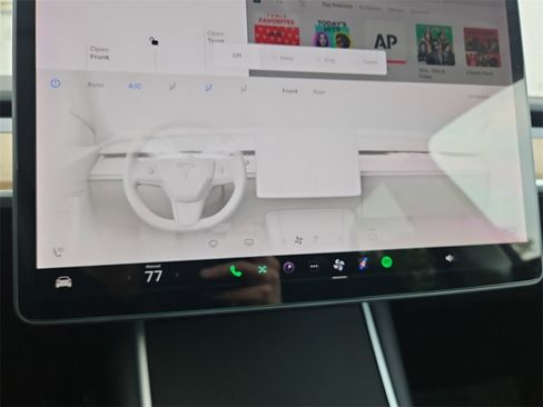 Used 2020 Tesla Model Y Long Range image 25