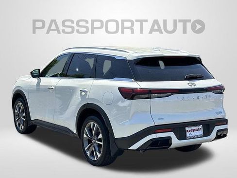 Certified 2025 INFINITI QX60 Luxe w/ Vision Package AWD/4WD image 2