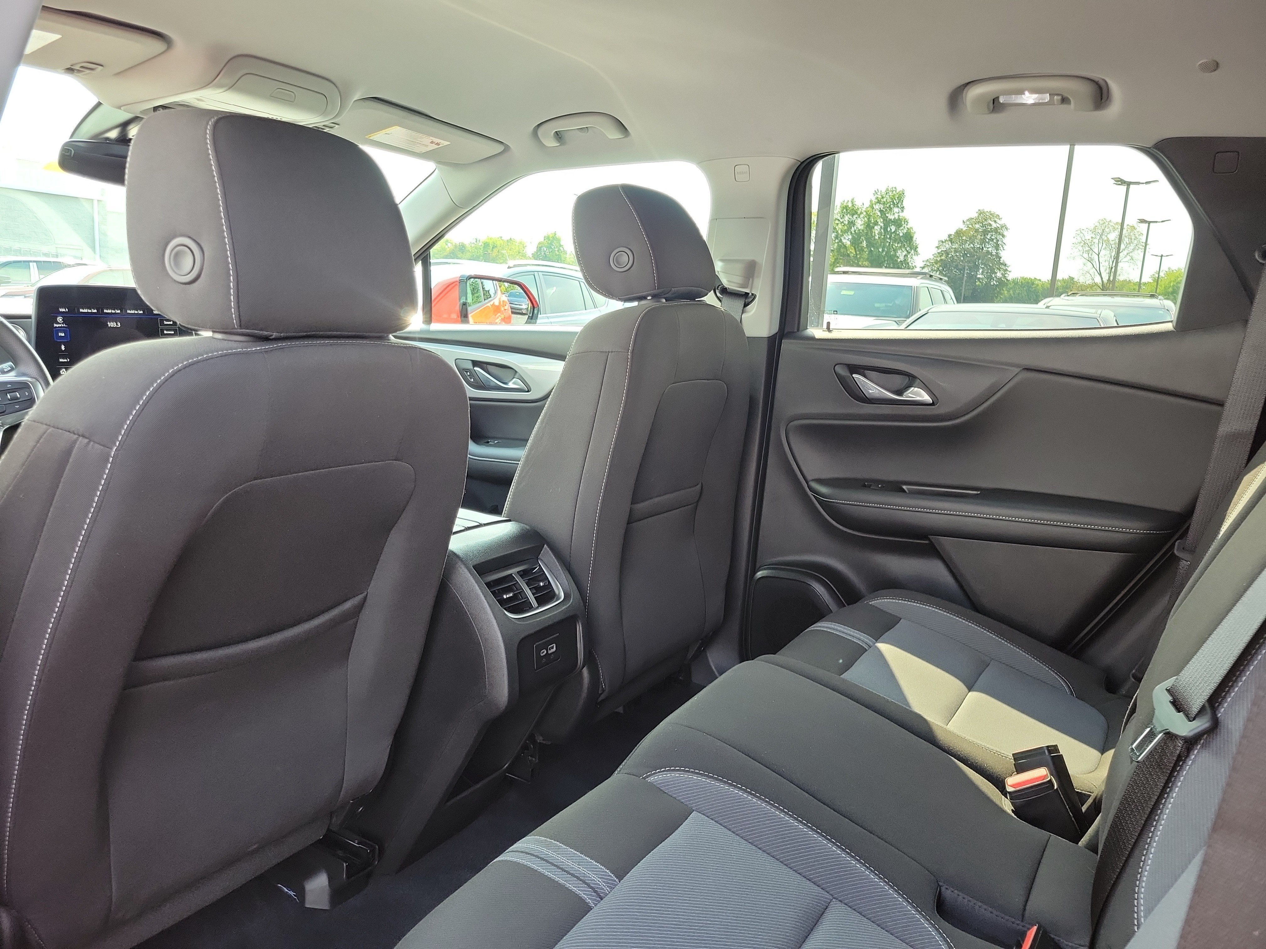 Used 2025 Chevrolet Blazer LT FWD image 14