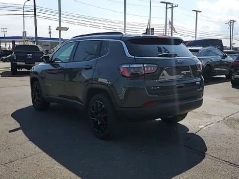 Used 2024 Jeep Compass Latitude AWD/4WD image 7