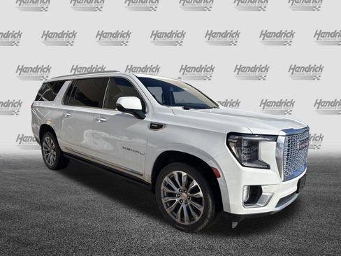 Used 2022 GMC Yukon XL Denali image 2
