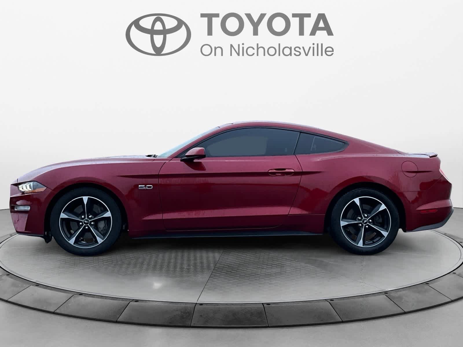 Used 2019 Ford Mustang GT RWD image 2