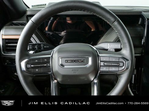 Used 2025 GMC Yukon XL Denali w/ Sun & Power Step Package AWD/4WD image 10