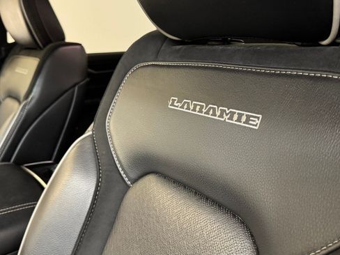 Used 2021 RAM 1500 Laramie w/ Night Edition image 37