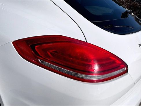 Used 2016 Porsche Panamera S image 23