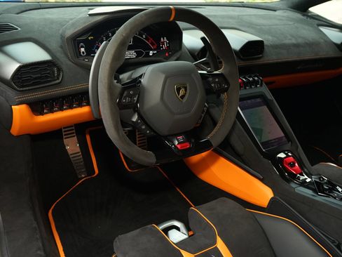 Used 2023 Lamborghini Huracan Tecnica RWD image 10