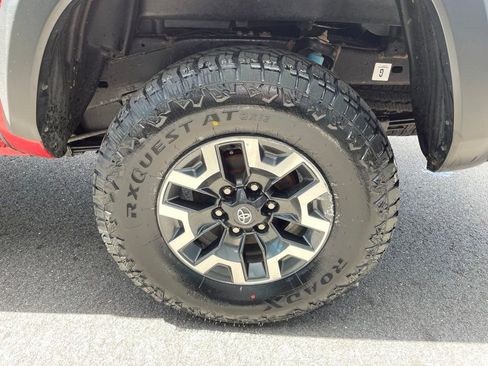 Used 2023 Toyota Tacoma TRD Off-Road AWD/4WD image 4