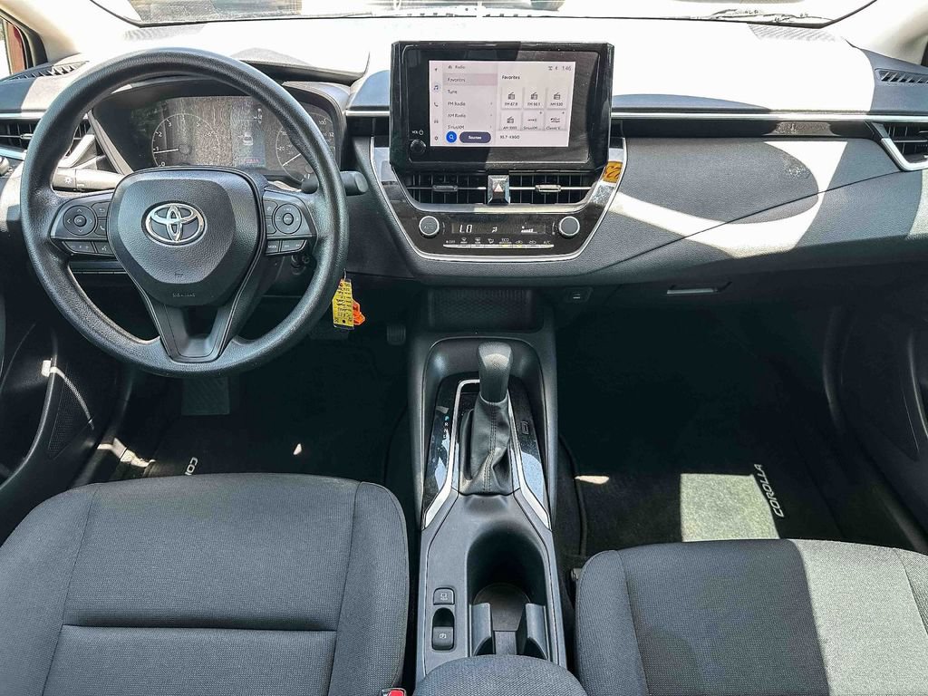 Used 2025 Toyota Corolla LE FWD image 11
