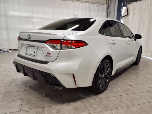 Used 2025 Toyota Corolla SE w/ SE Premium Package image 9