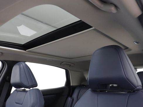 Used 2024 Nissan Ariya PLATINUM+ image 13